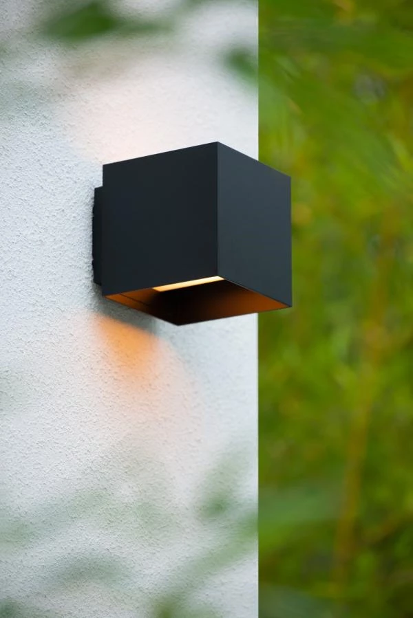 Lucide EXETER - Wandlamp Buiten - 1xE27 - IP54 - Zwart - sfeer 1